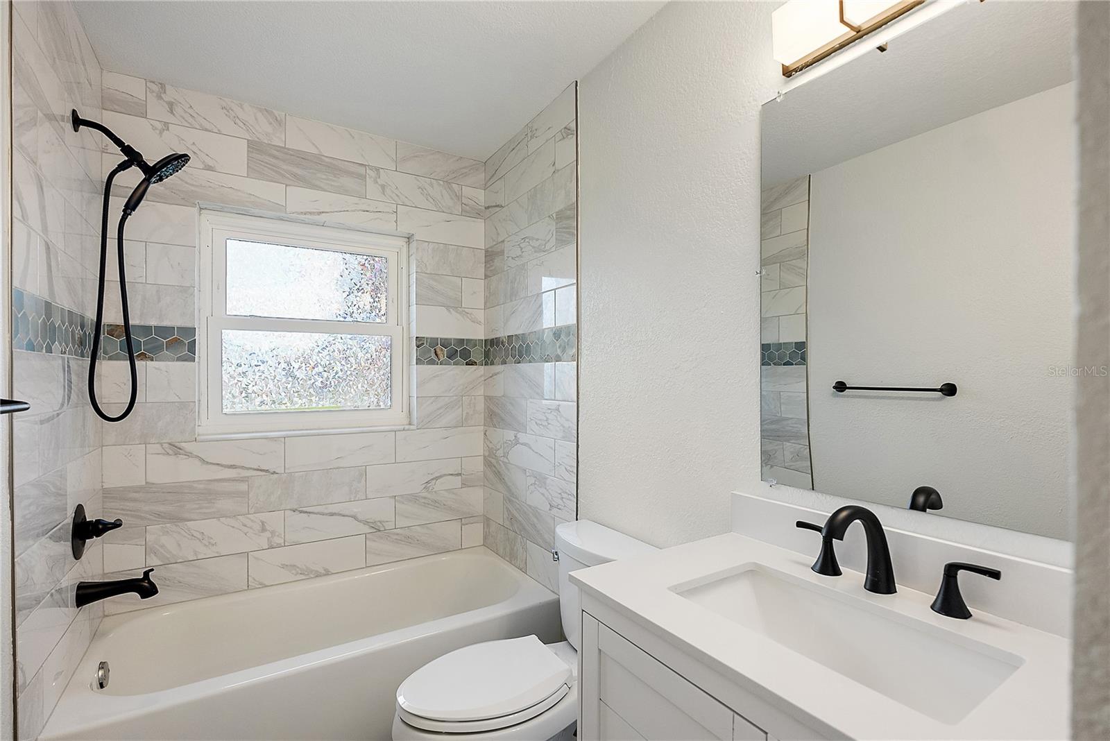 Image 14 of 31 For 4230 Indianapolis Street Ne