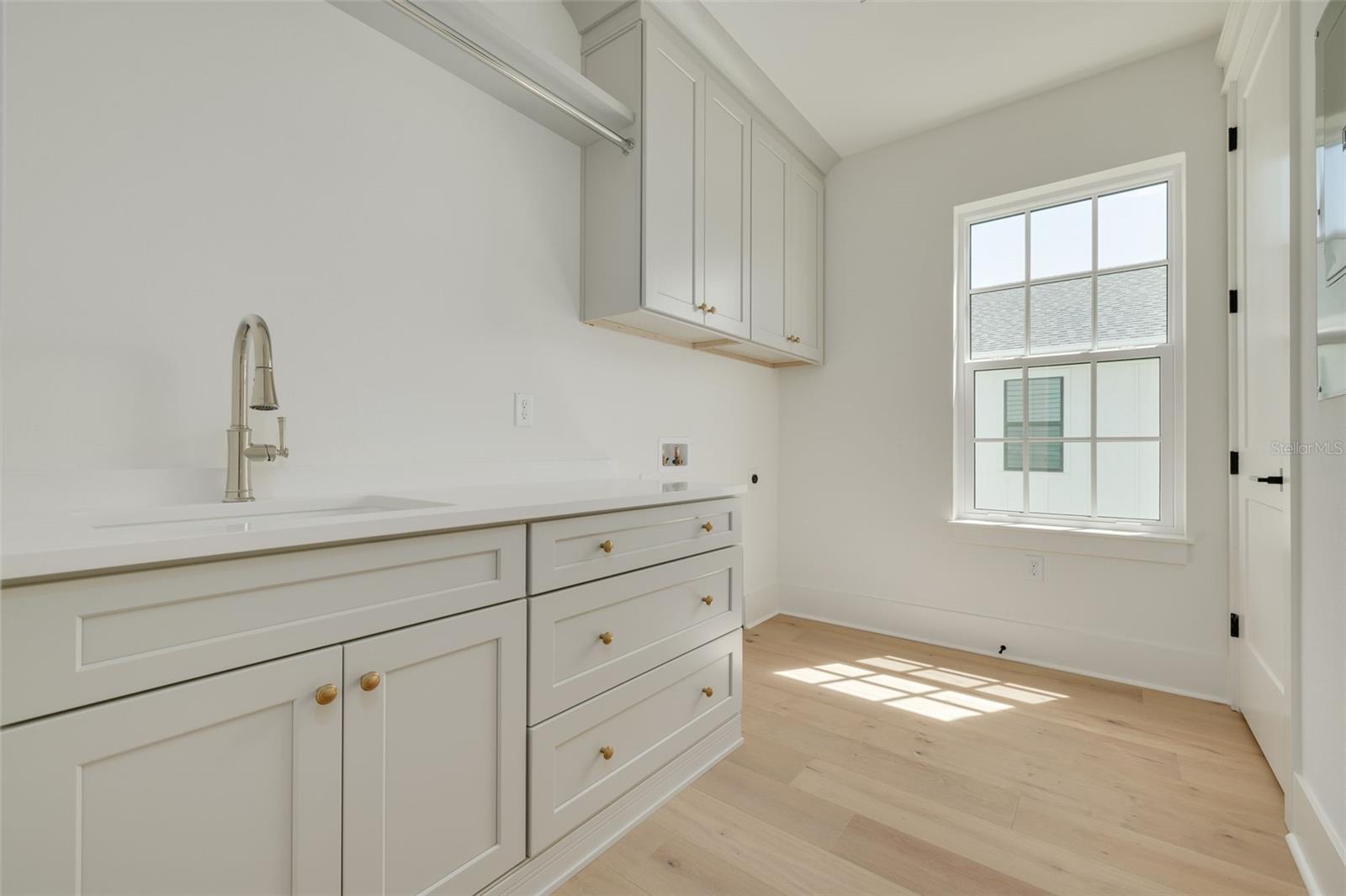 Image 17 of 19 For 116 24th Avenue S