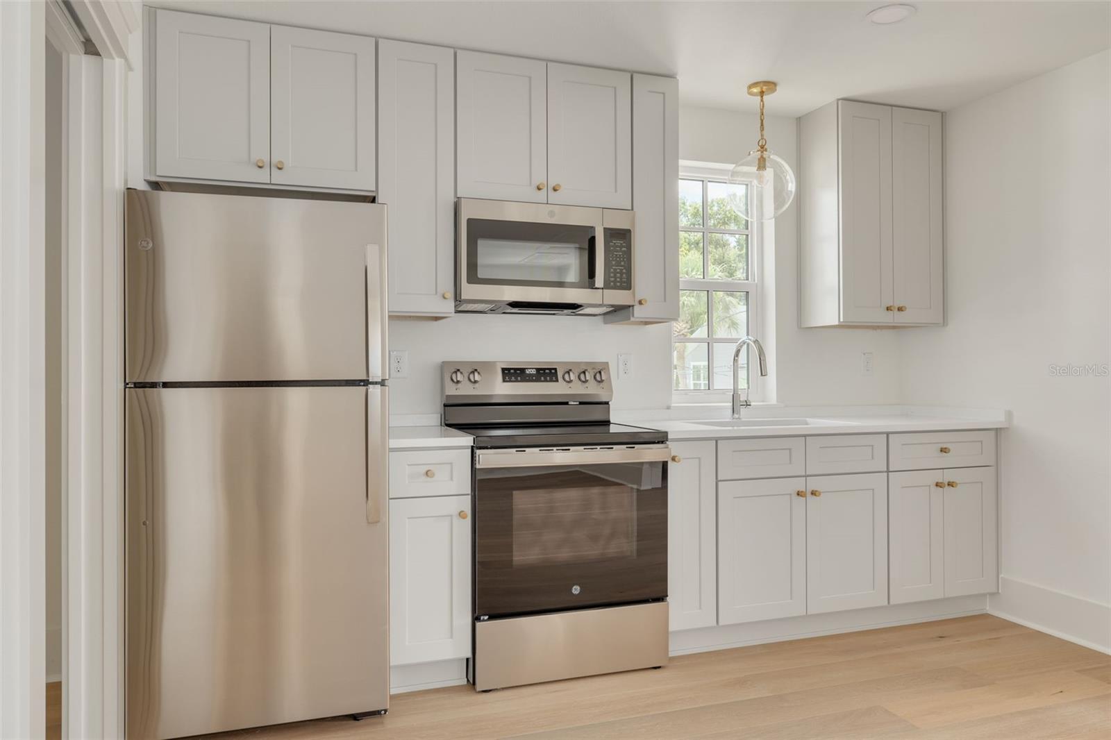 Image 18 of 19 For 116 24th Avenue S
