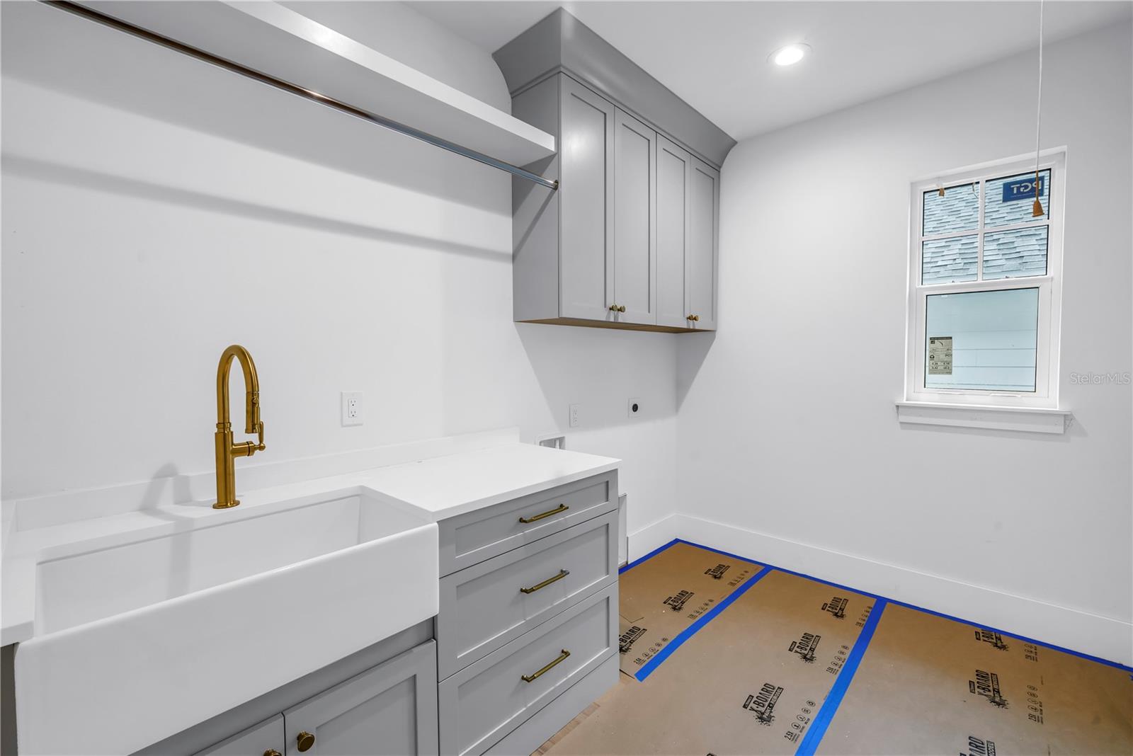 Image 22 of 48 For 116 24th Avenue S
