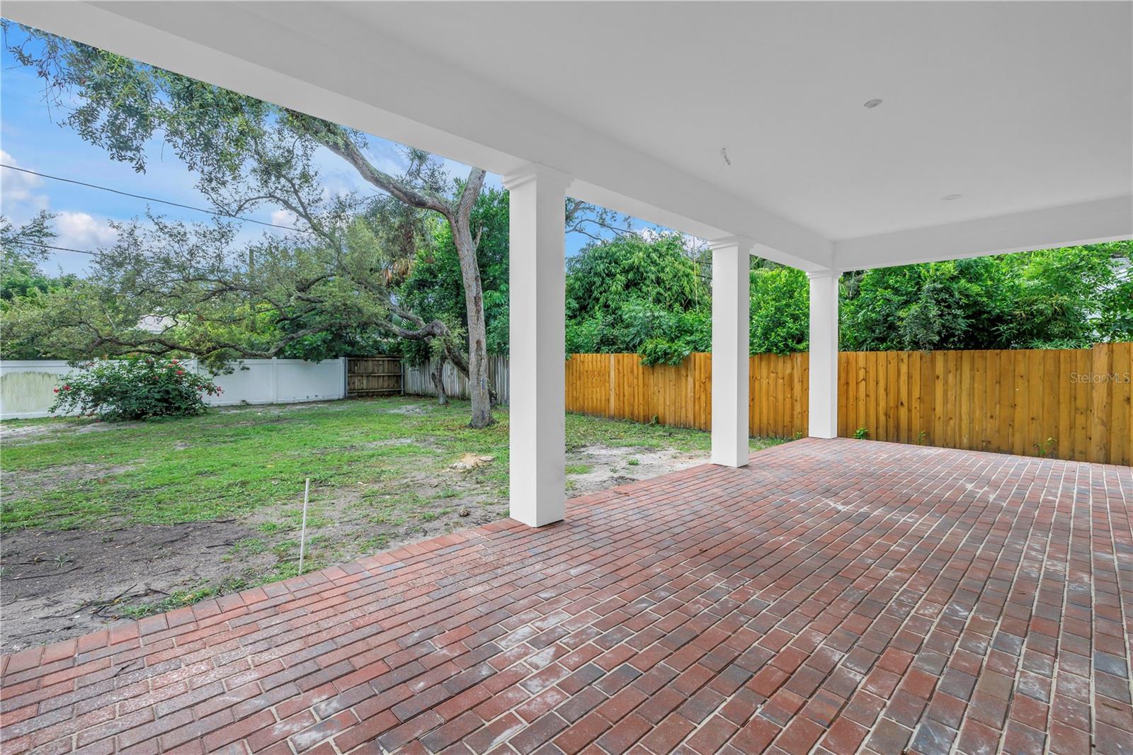Image 31 of 48 For 116 24th Avenue S