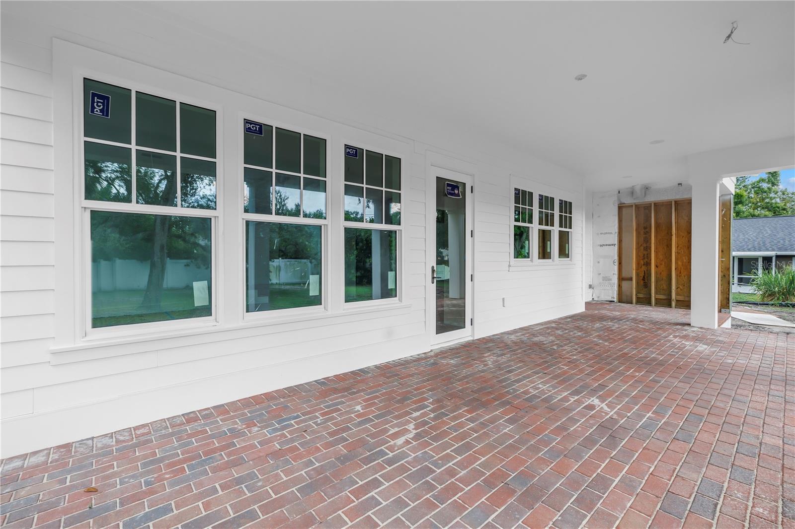Image 32 of 48 For 116 24th Avenue S