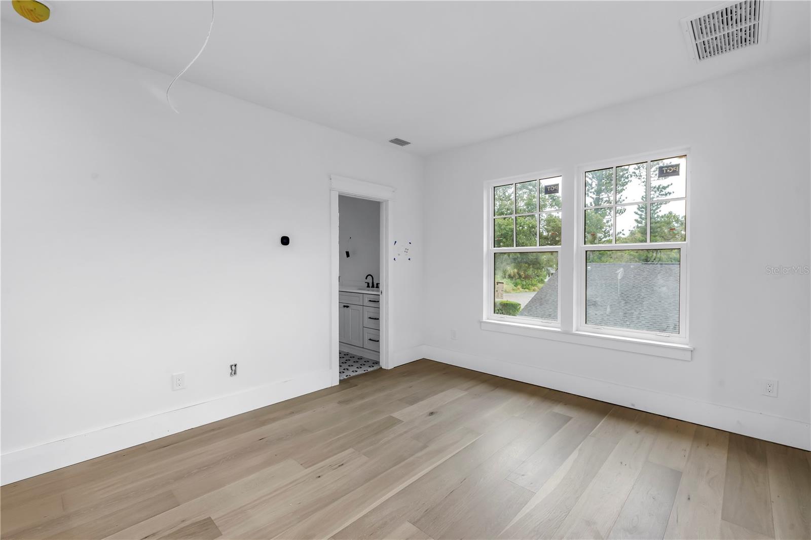 Image 40 of 48 For 116 24th Avenue S