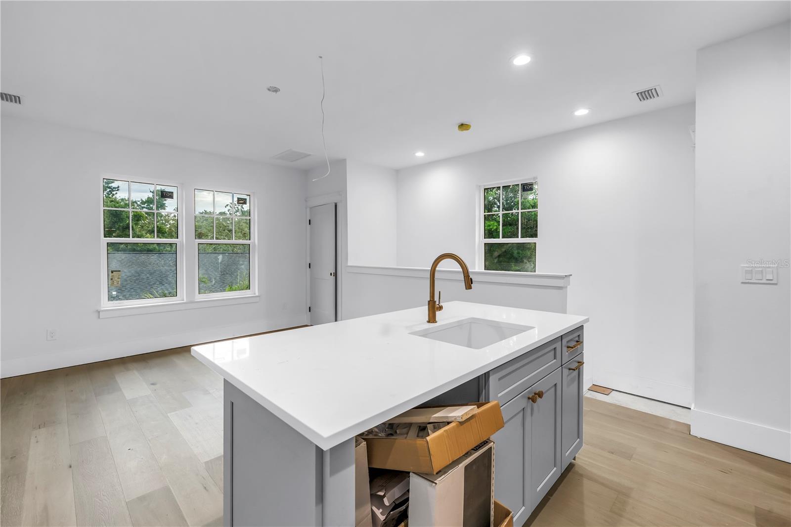 Image 43 of 48 For 116 24th Avenue S