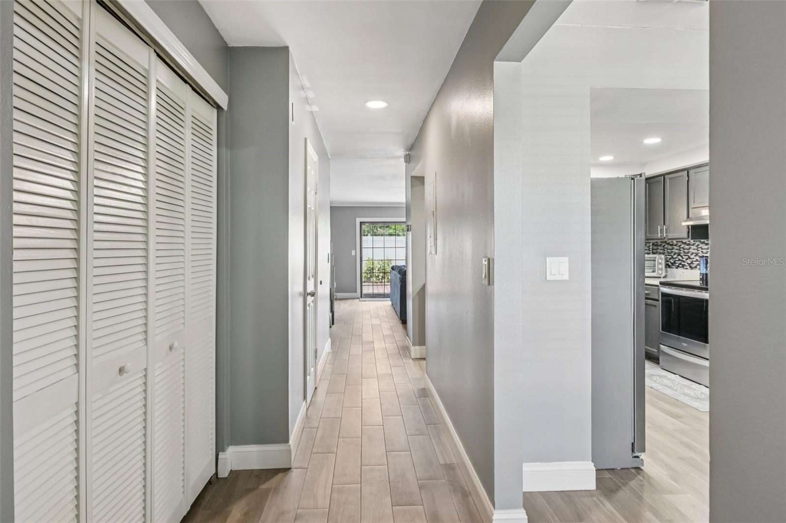 Image 10 of 31 For 16076 Dawnview Drive