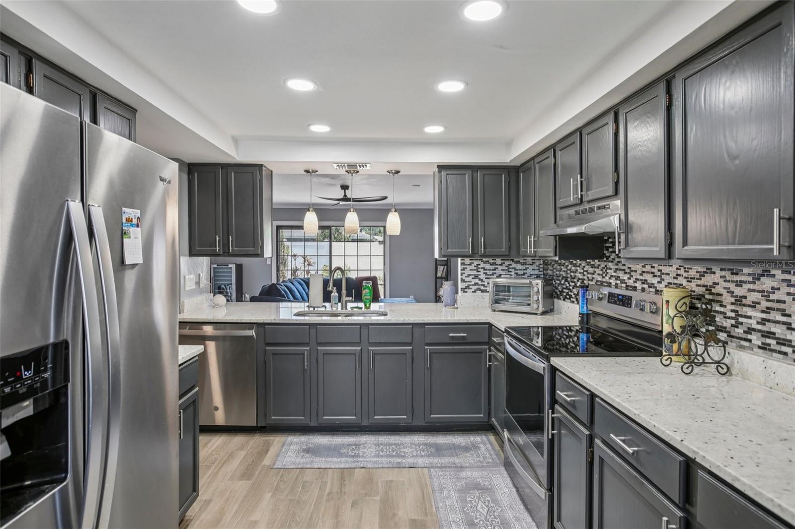 Image 18 of 31 For 16076 Dawnview Drive