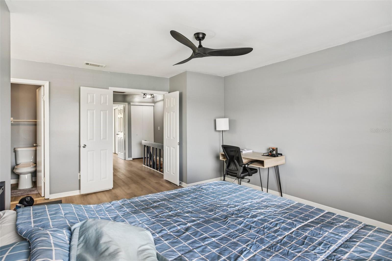 Image 23 of 31 For 16076 Dawnview Drive