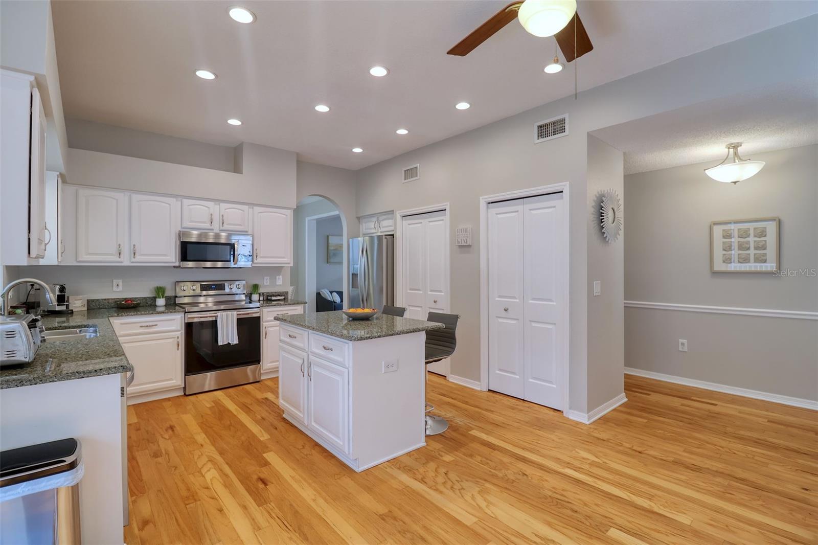 Image 11 of 61 For 4750 Augusta Avenue