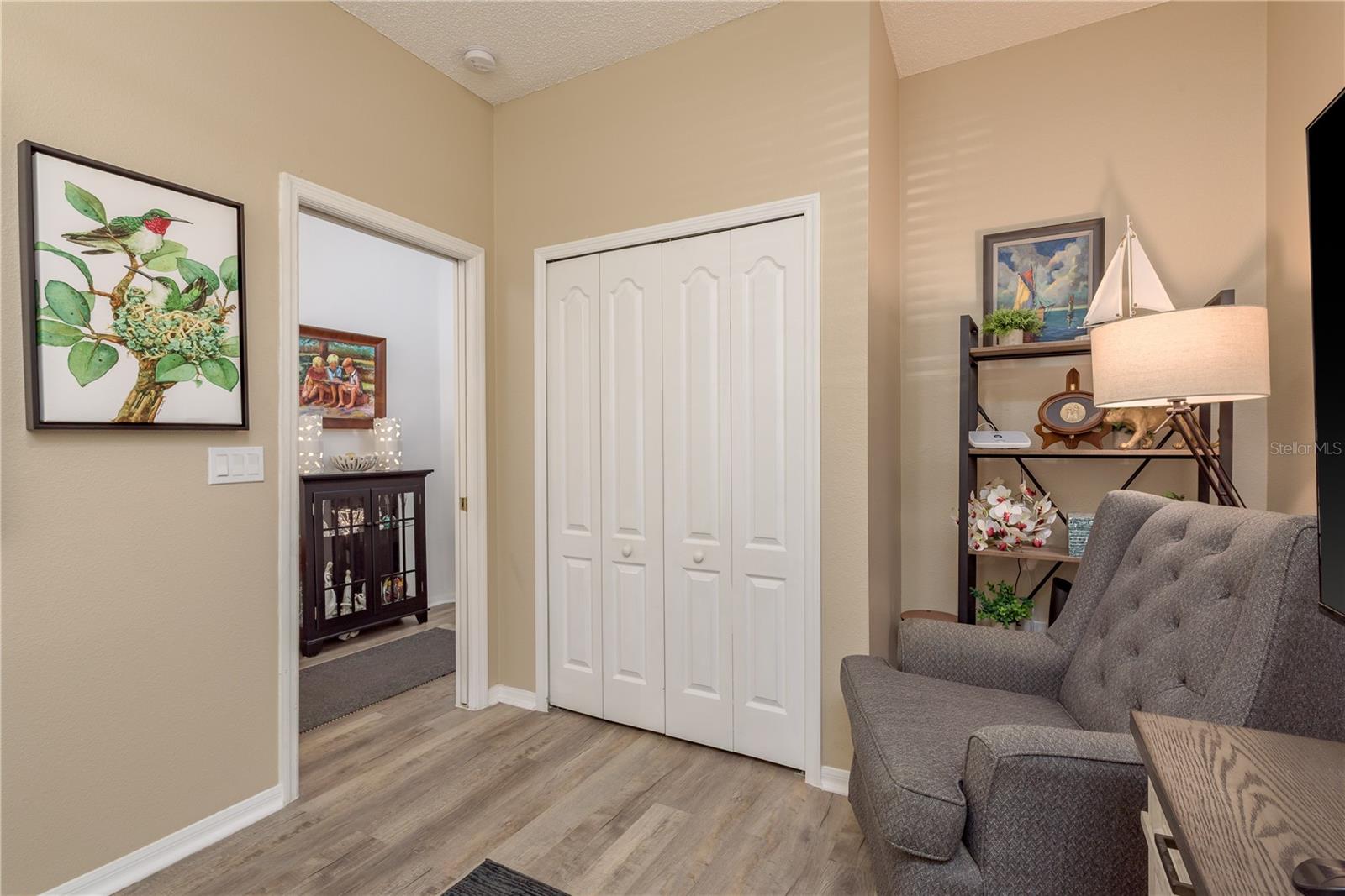 Image 4 of 90 For 2747 Wood Pointe Drive