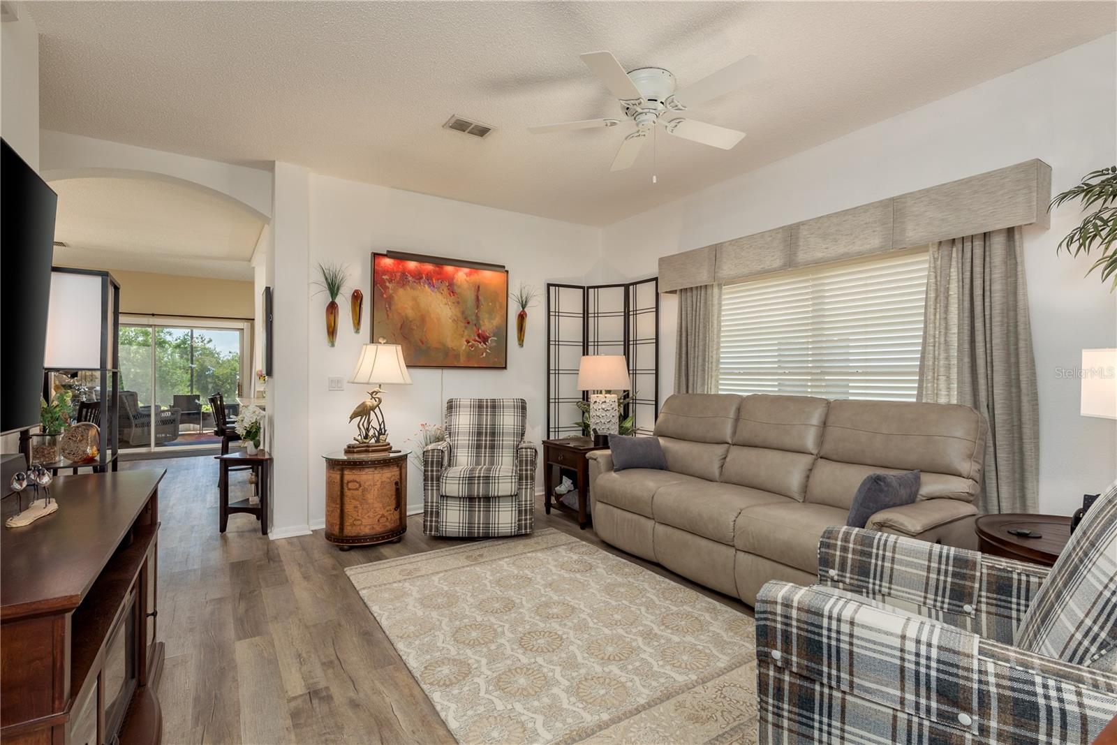 Image 5 of 90 For 2747 Wood Pointe Drive