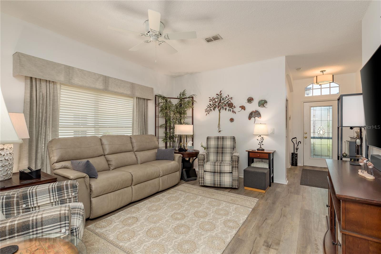 Image 6 of 90 For 2747 Wood Pointe Drive