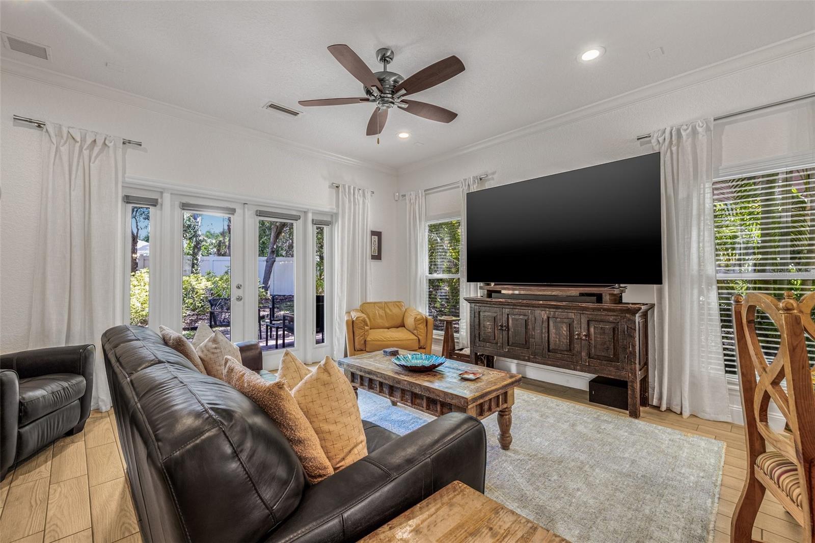 Image 12 of 50 For 6627 Date Palm Avenue S