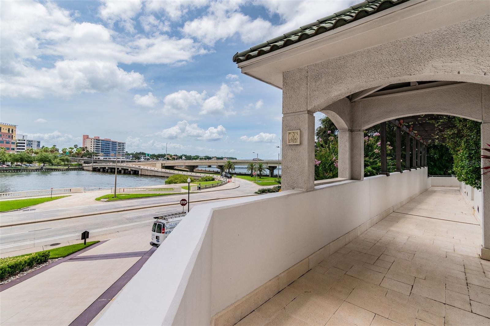Image 22 of 42 For 345 Bayshore Boulevard 307