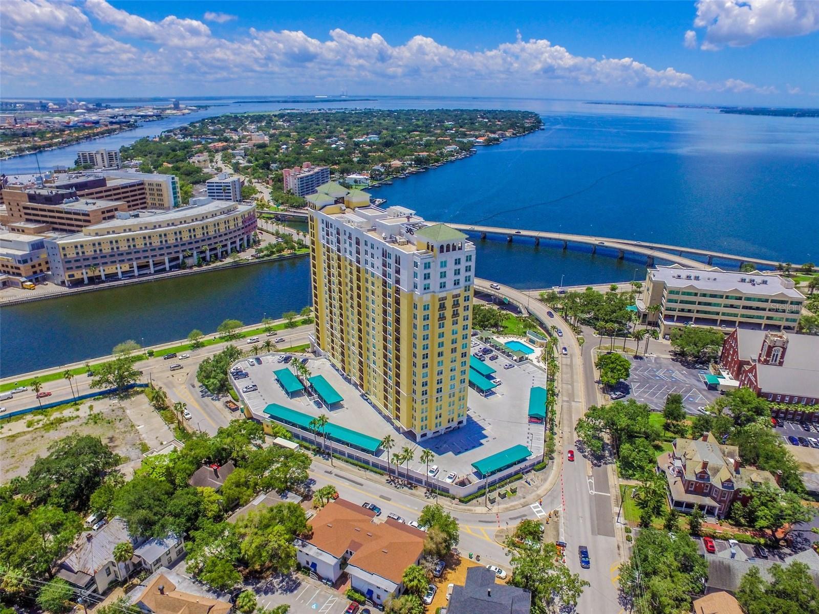 Image 3 of 42 For 345 Bayshore Boulevard 307
