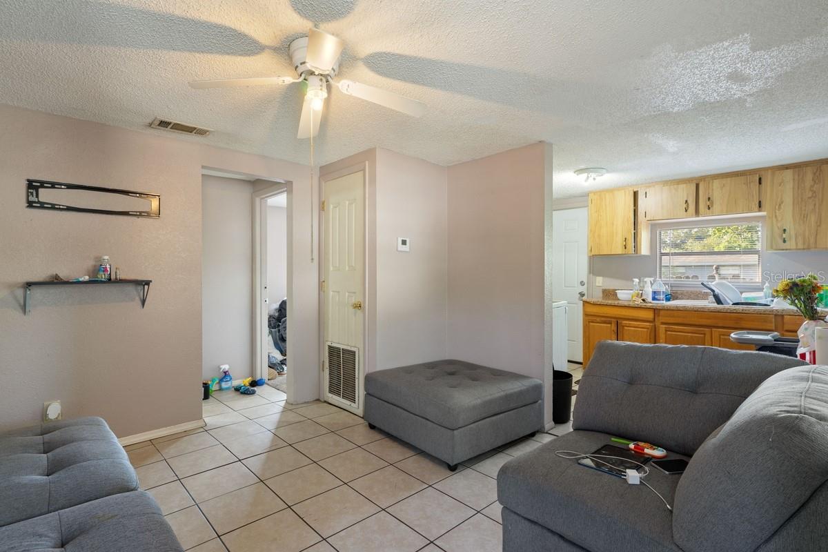 Image 10 of 20 For 1224 Delaware Avenue