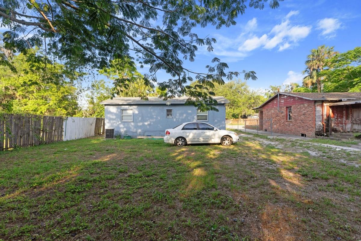 Image 5 of 20 For 1224 Delaware Avenue