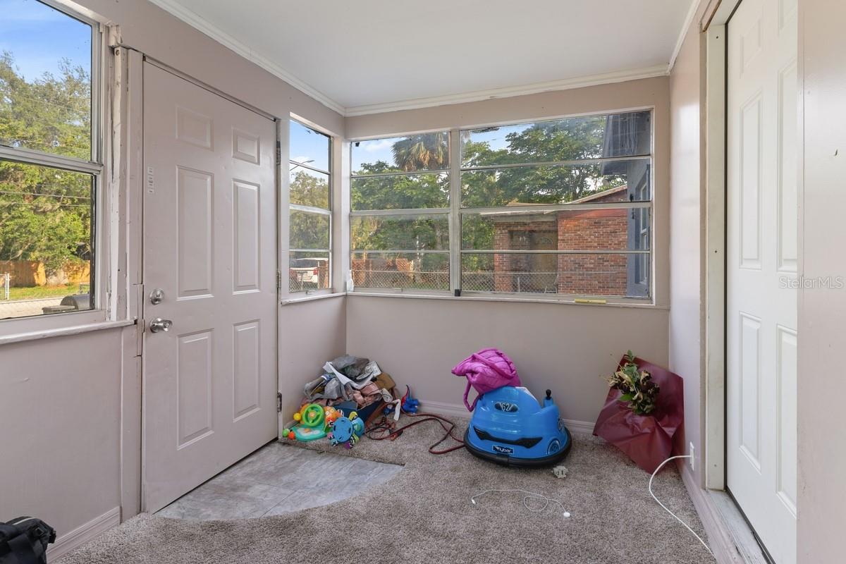 Image 7 of 20 For 1224 Delaware Avenue