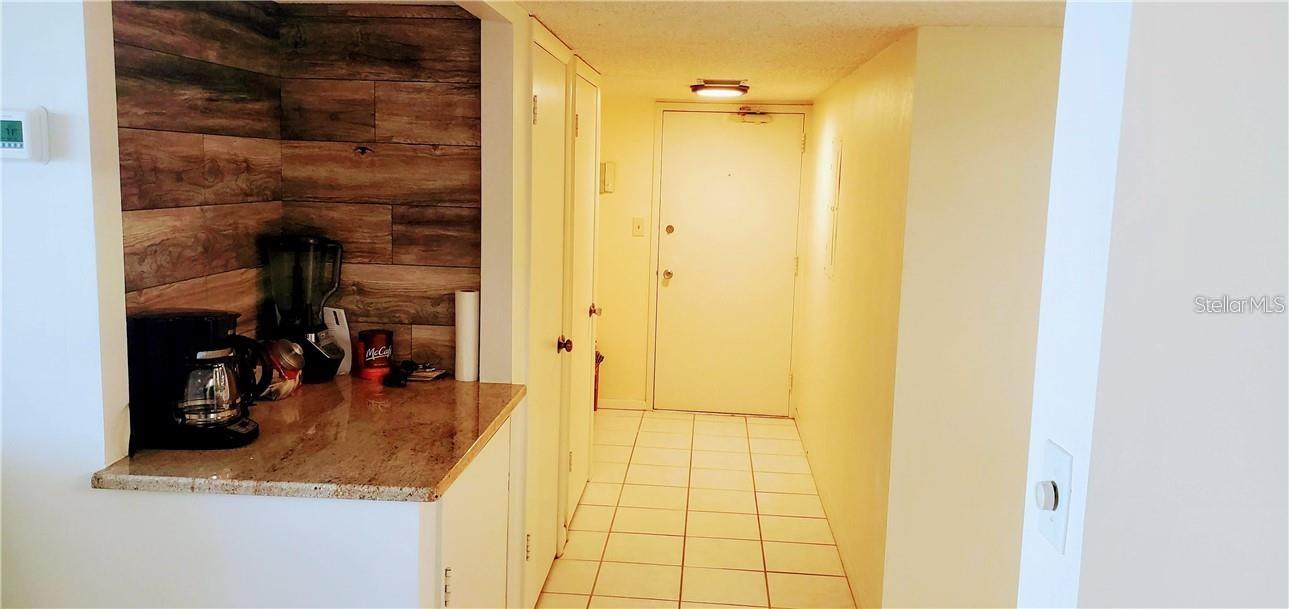 Image 5 of 14 For 450 Gulfview Boulevard 1404