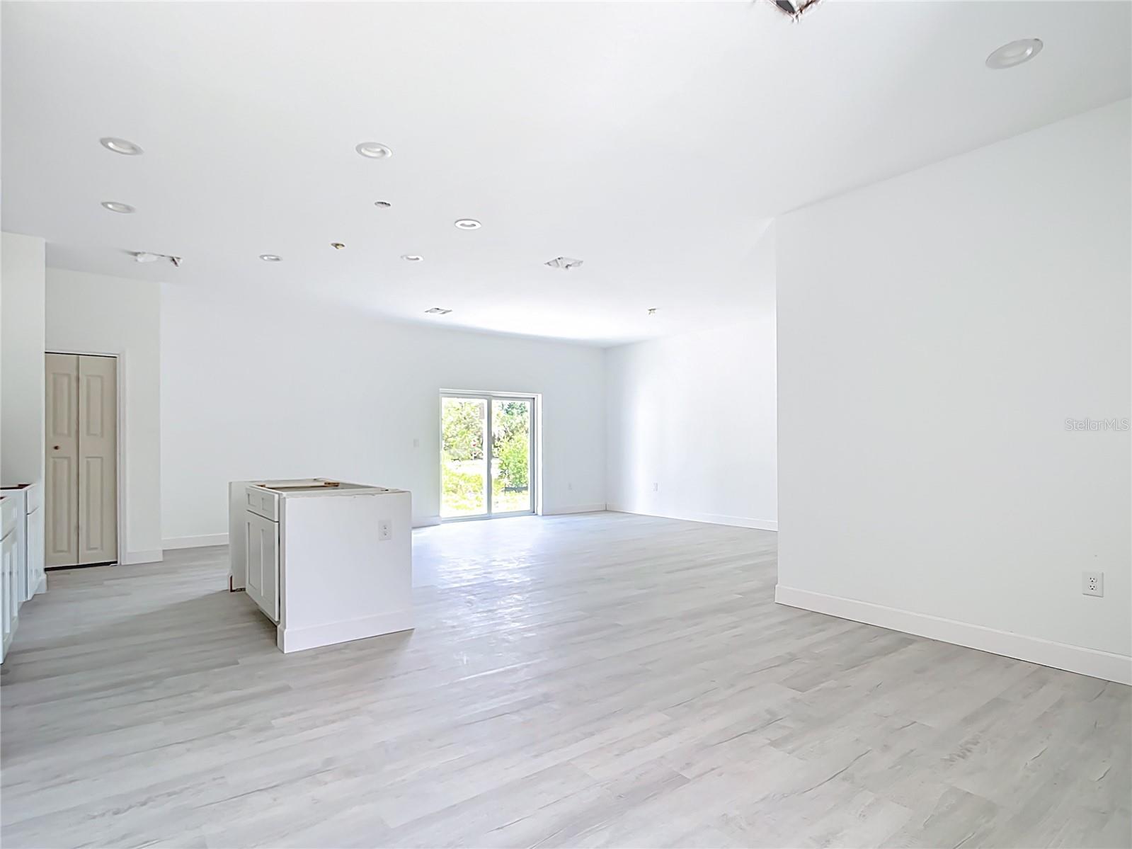 Image 11 of 27 For 16134 Libourn Avenue