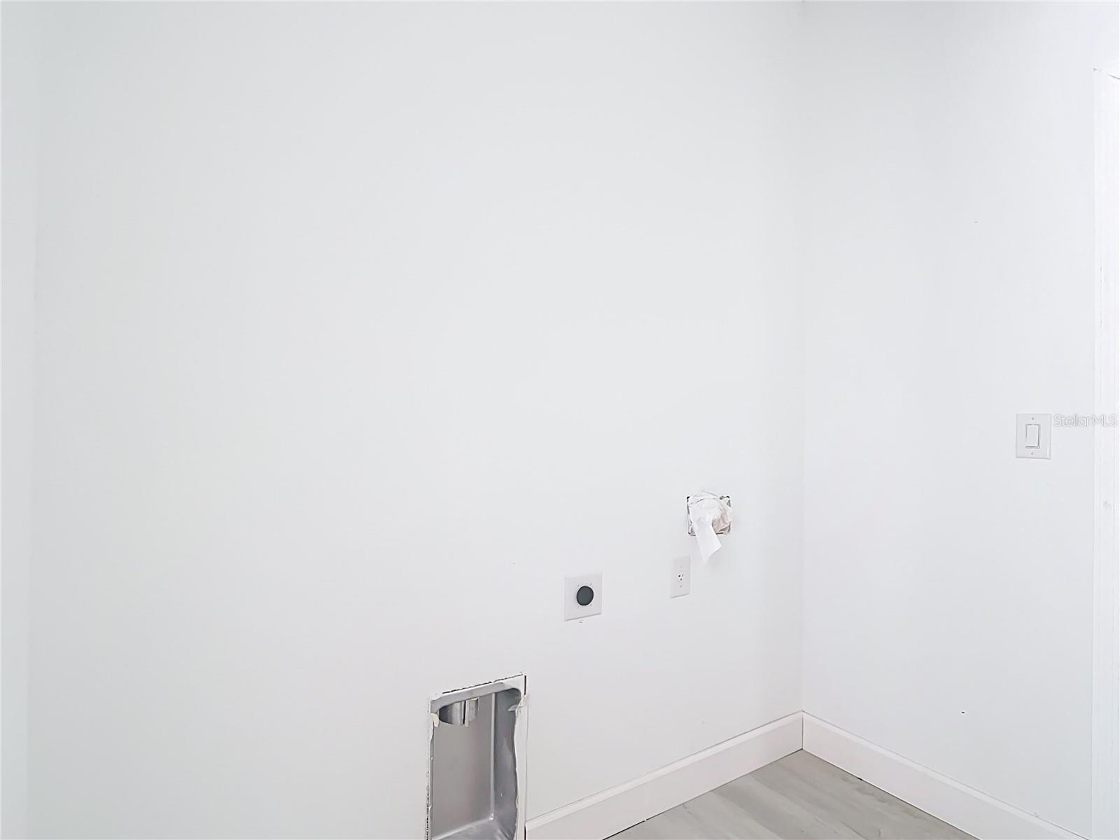 Image 7 of 27 For 16134 Libourn Avenue