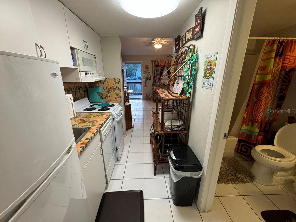 Image 11 of 12 For 1865 Mazo Manor J-02