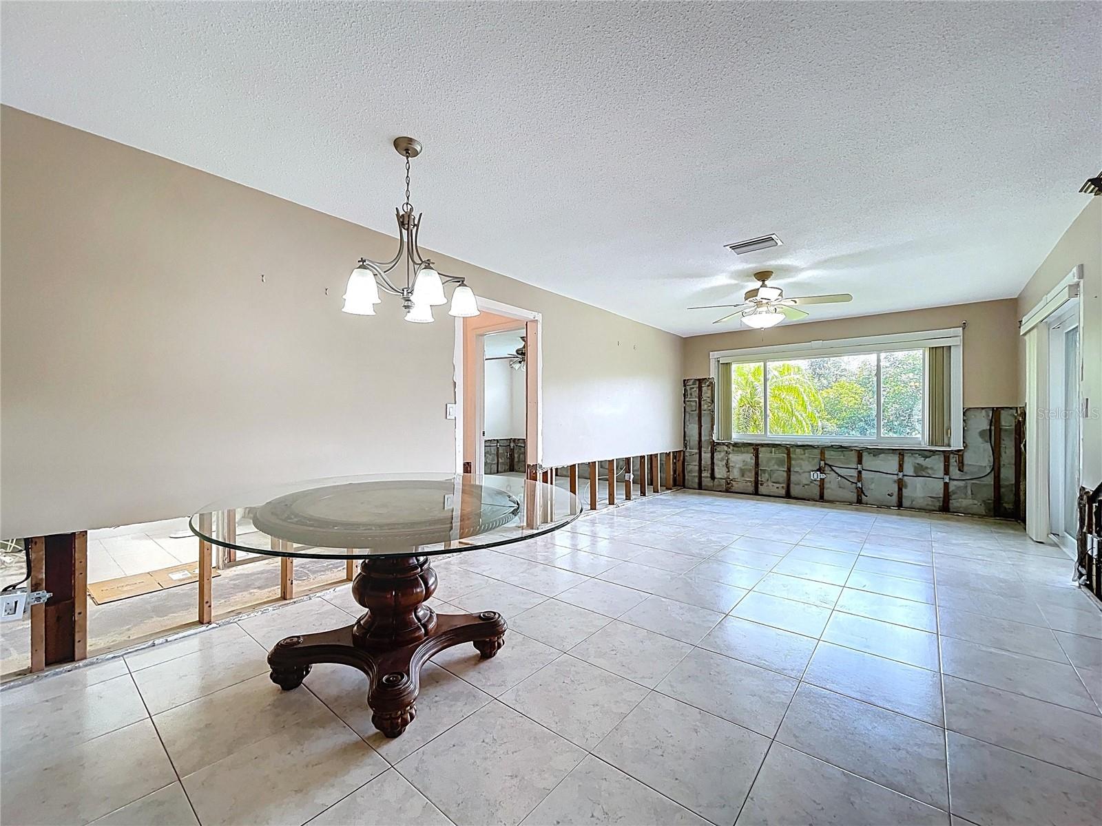 Image 20 of 72 For 9631 Oak Street Ne