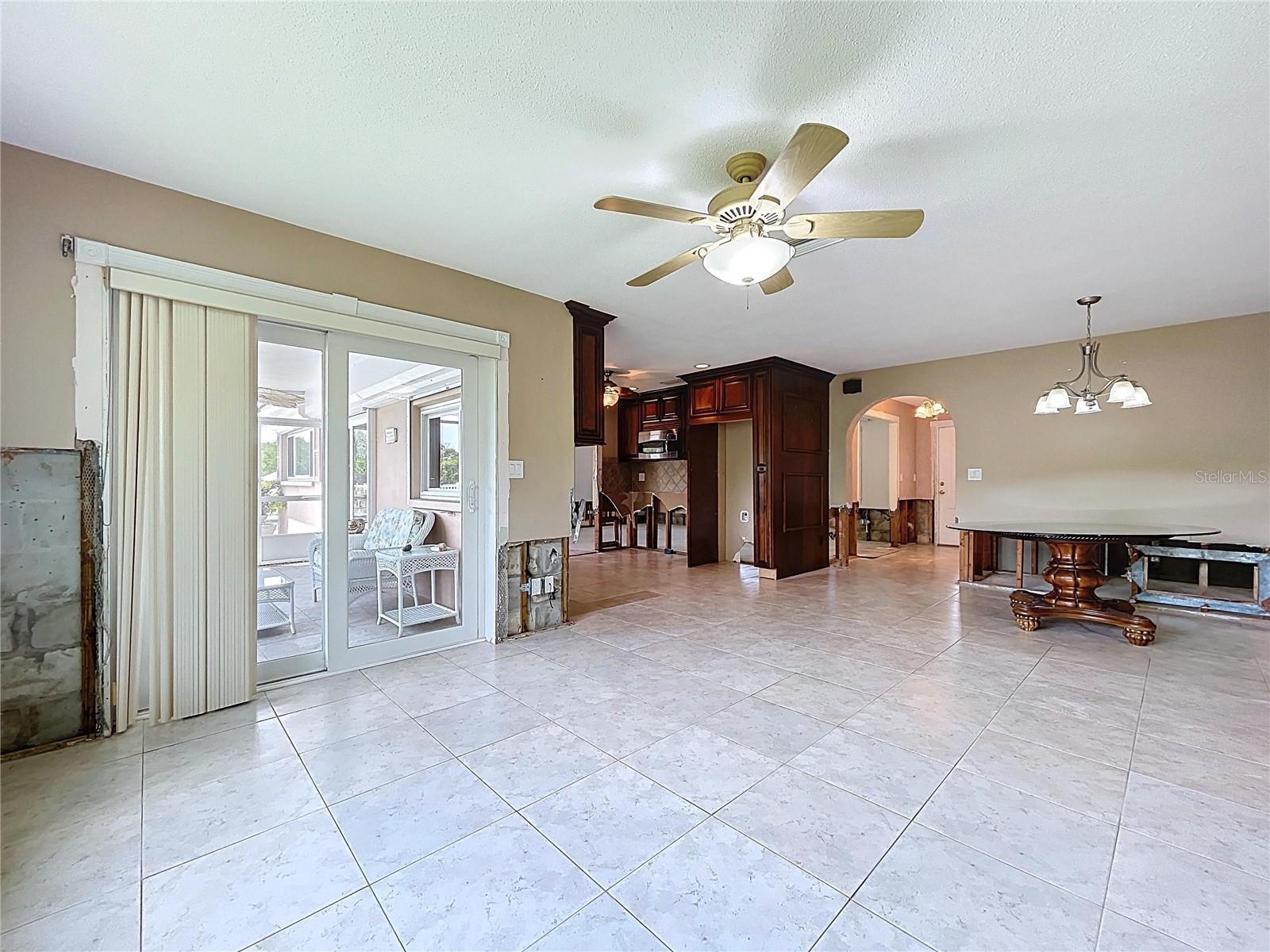 Image 21 of 72 For 9631 Oak Street Ne