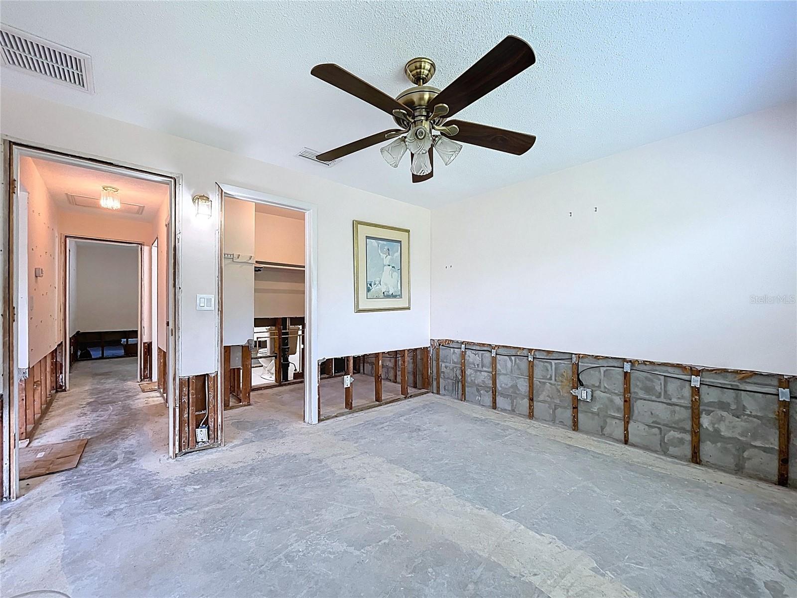 Image 33 of 72 For 9631 Oak Street Ne