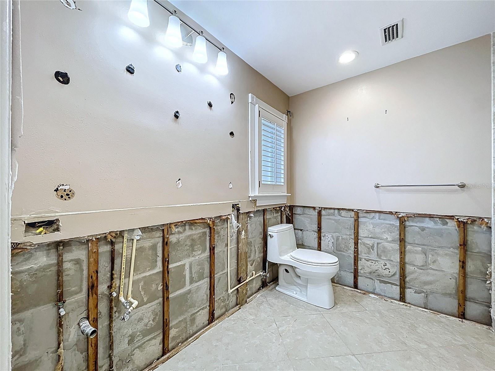 Image 39 of 72 For 9631 Oak Street Ne