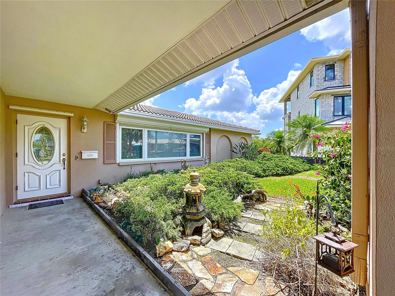 Image 4 of 72 For 9631 Oak Street Ne