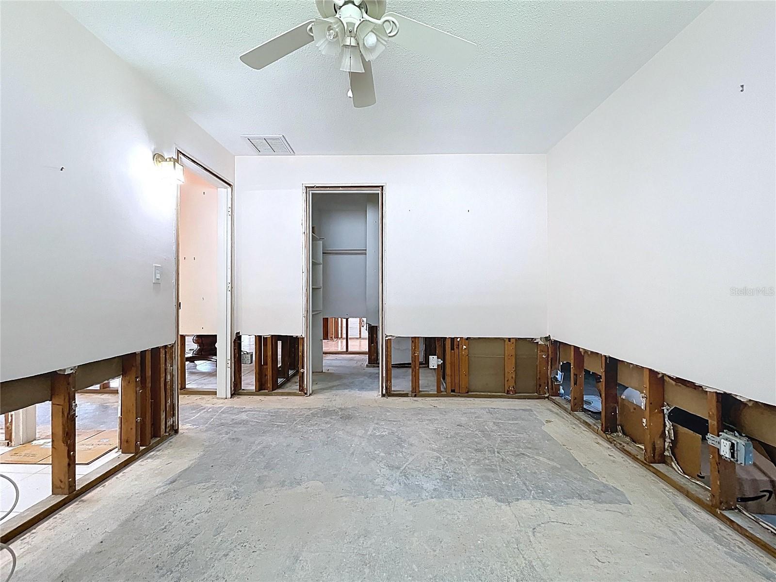 Image 40 of 72 For 9631 Oak Street Ne