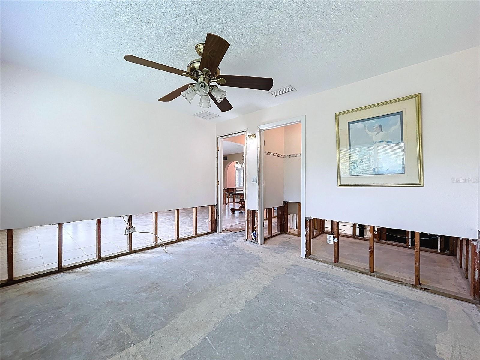 Image 43 of 72 For 9631 Oak Street Ne