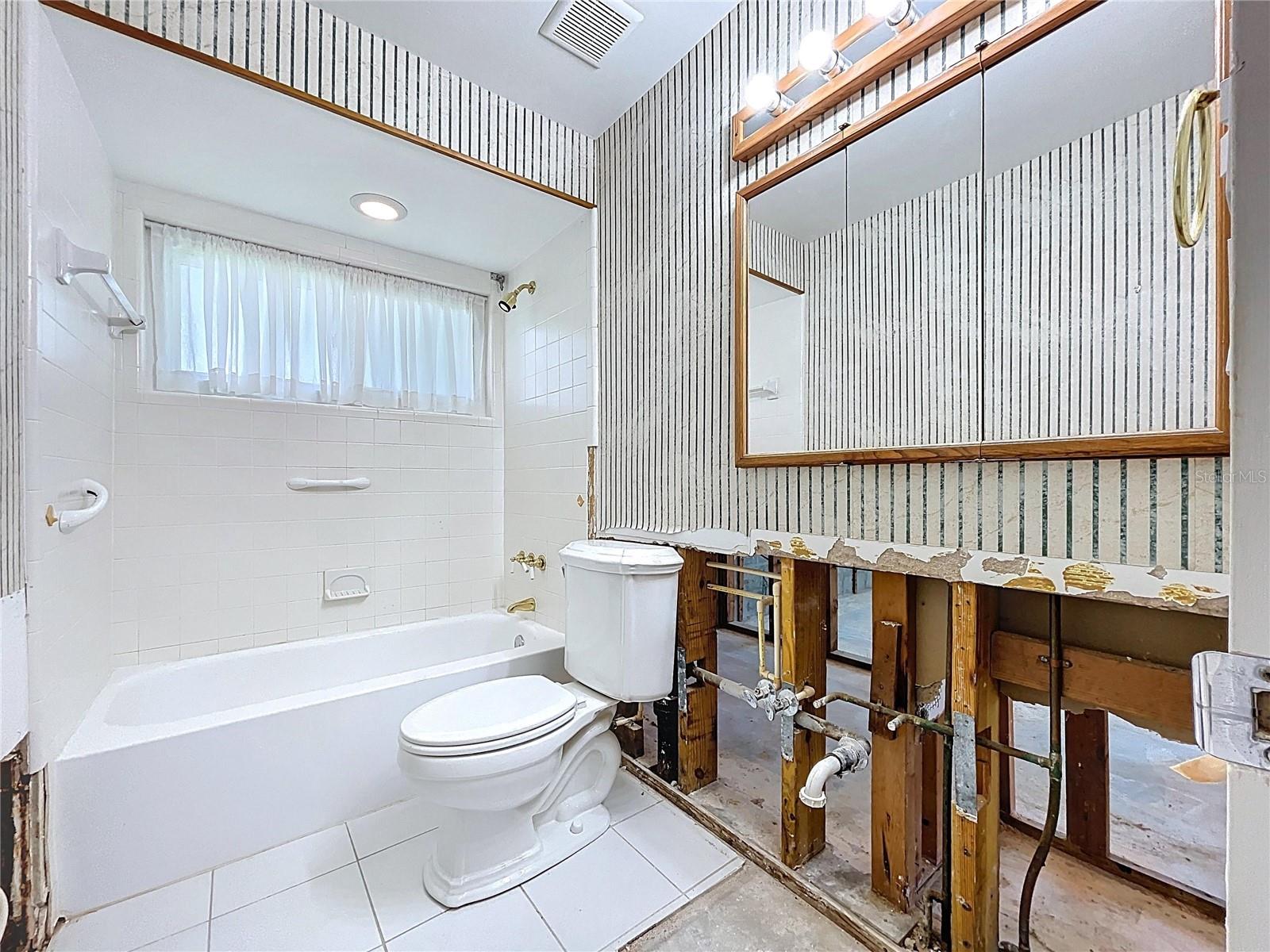 Image 45 of 72 For 9631 Oak Street Ne