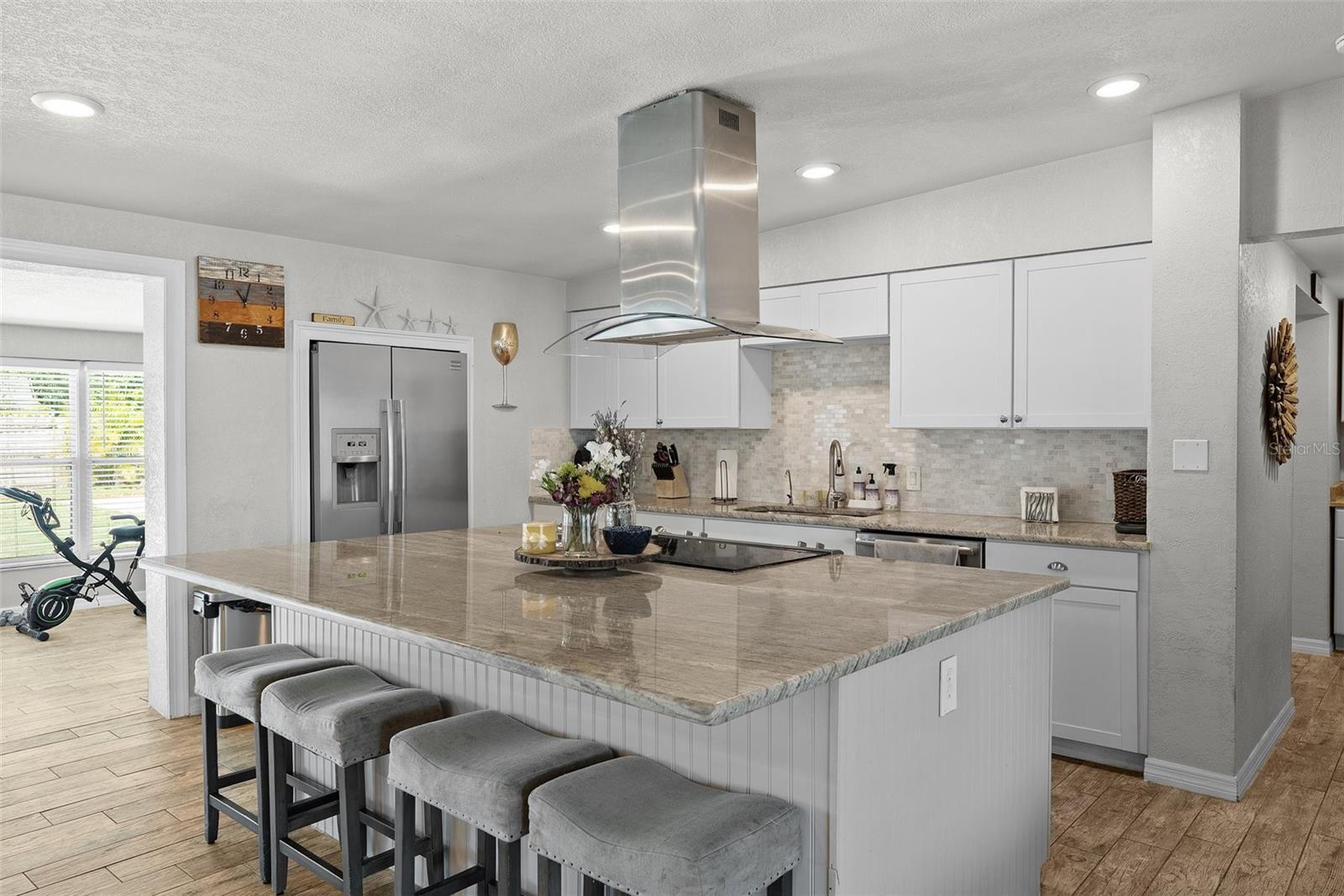 Image 12 of 70 For 7304 Lakeside Boulevard