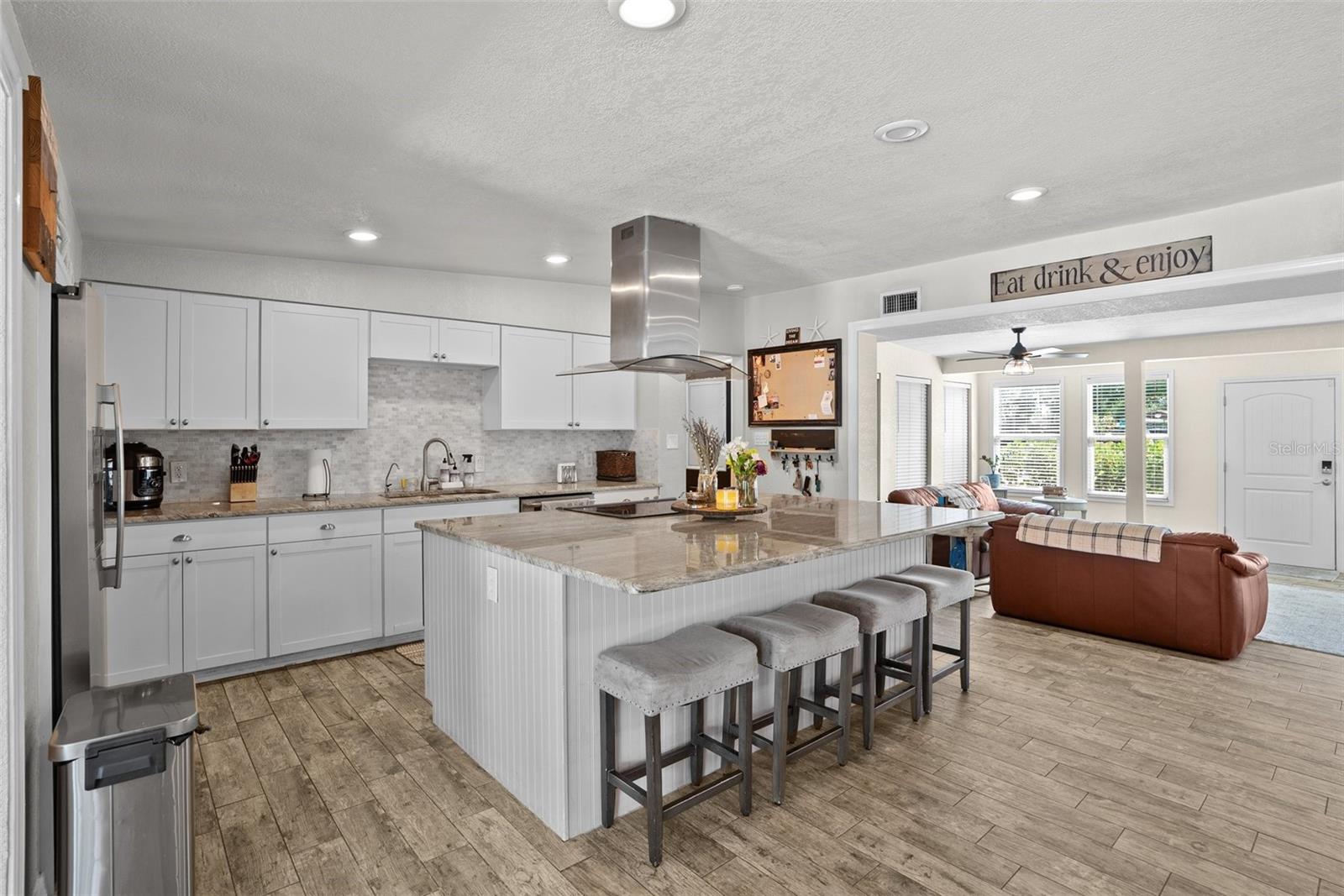 Image 14 of 70 For 7304 Lakeside Boulevard