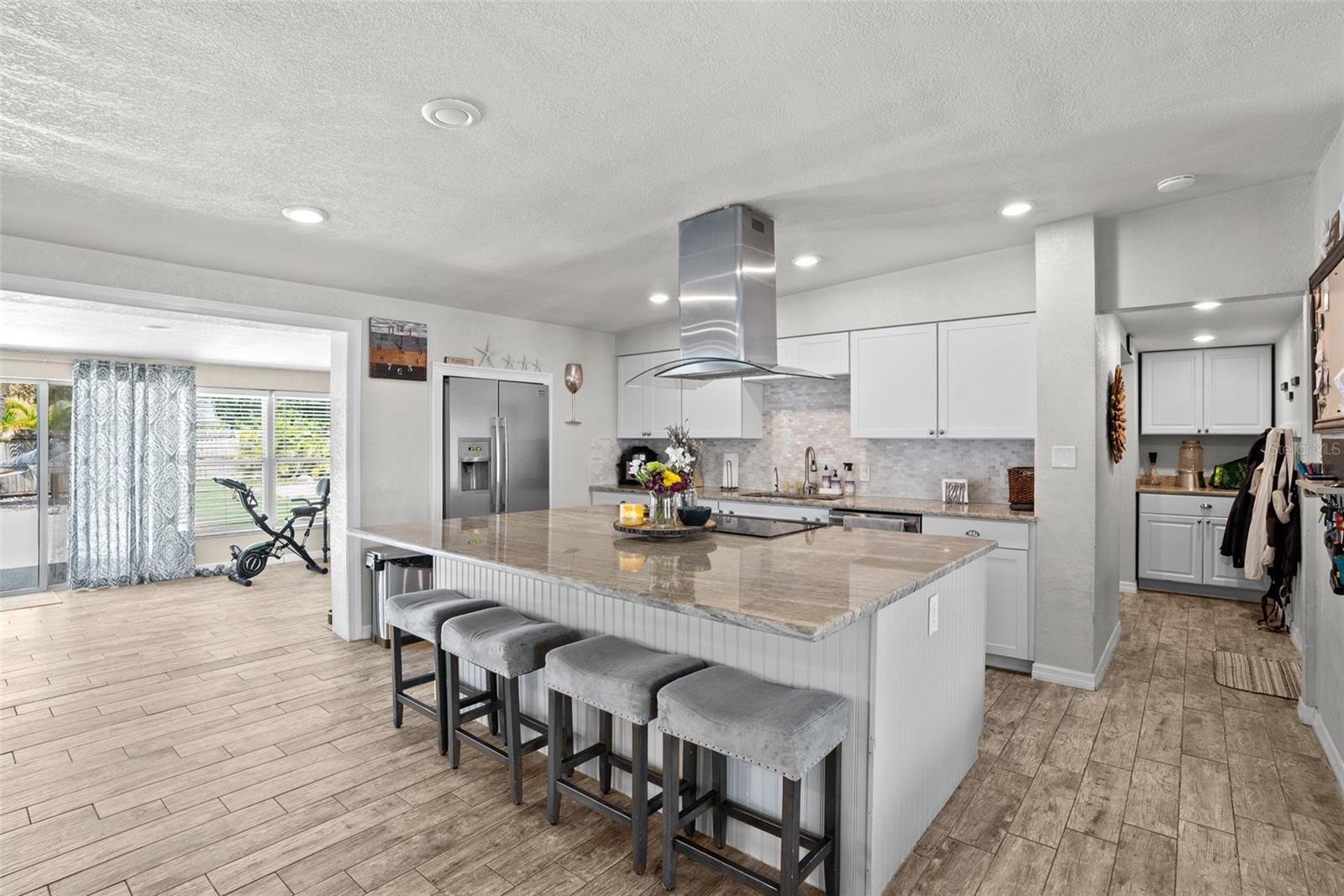 Image 15 of 70 For 7304 Lakeside Boulevard