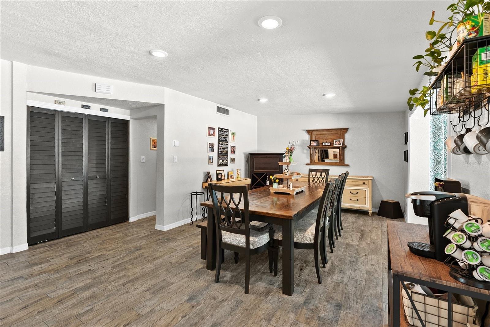 Image 18 of 70 For 7304 Lakeside Boulevard