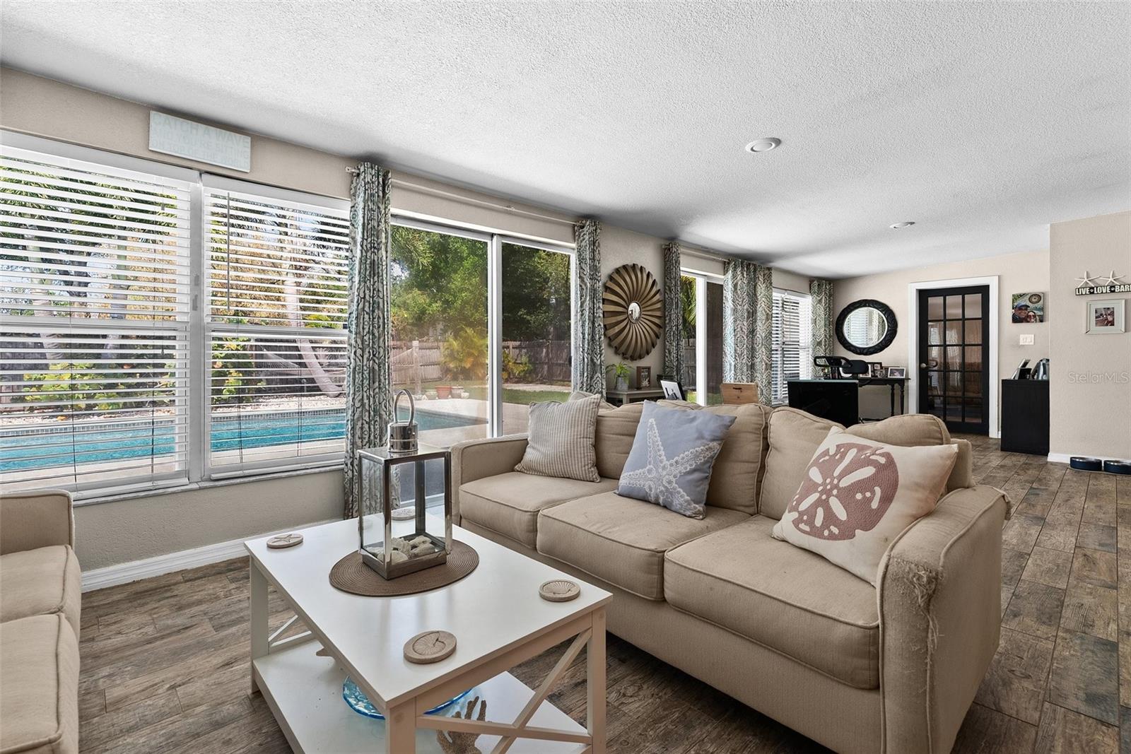 Image 21 of 70 For 7304 Lakeside Boulevard