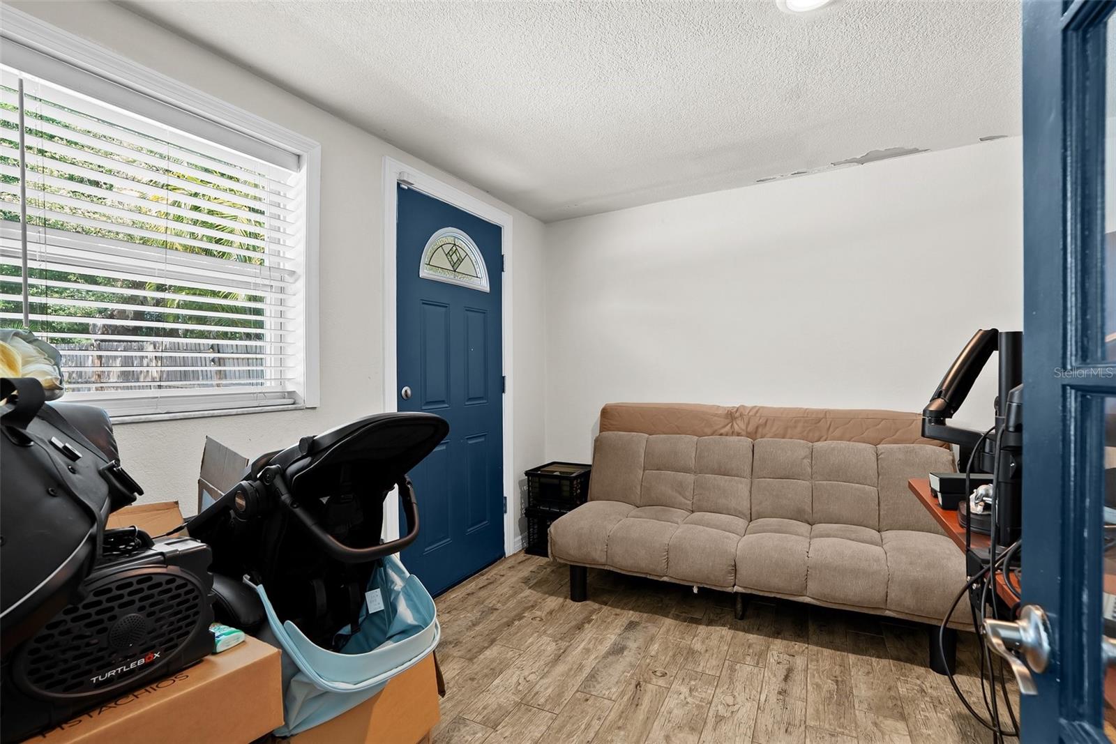 Image 27 of 70 For 7304 Lakeside Boulevard