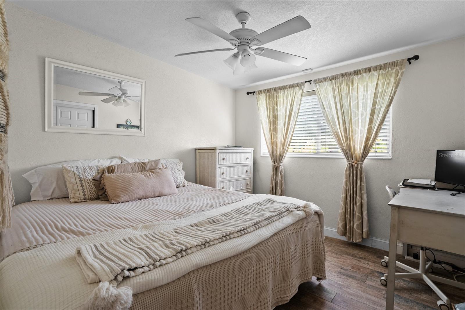 Image 29 of 70 For 7304 Lakeside Boulevard
