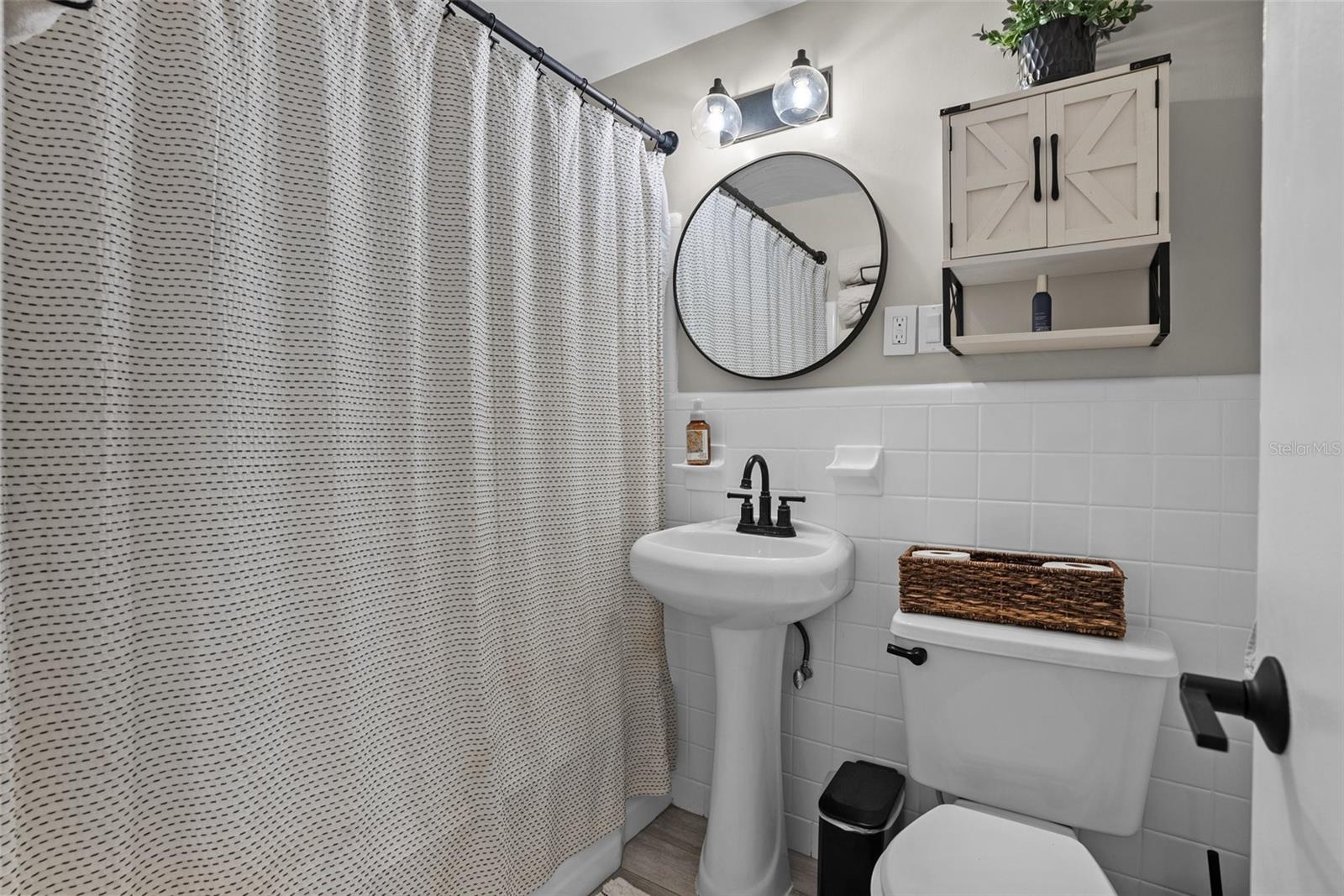 Image 35 of 70 For 7304 Lakeside Boulevard