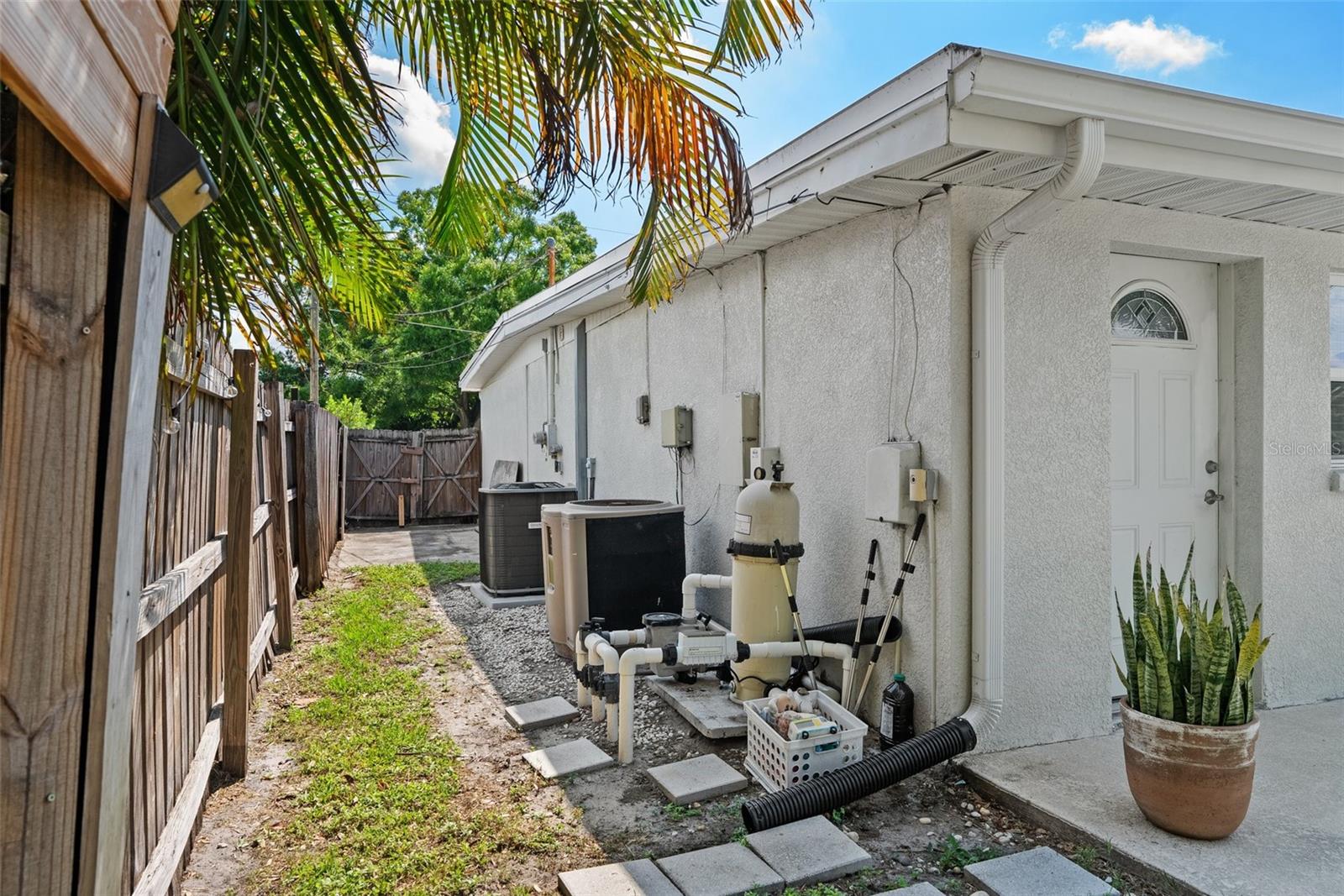 Image 46 of 70 For 7304 Lakeside Boulevard