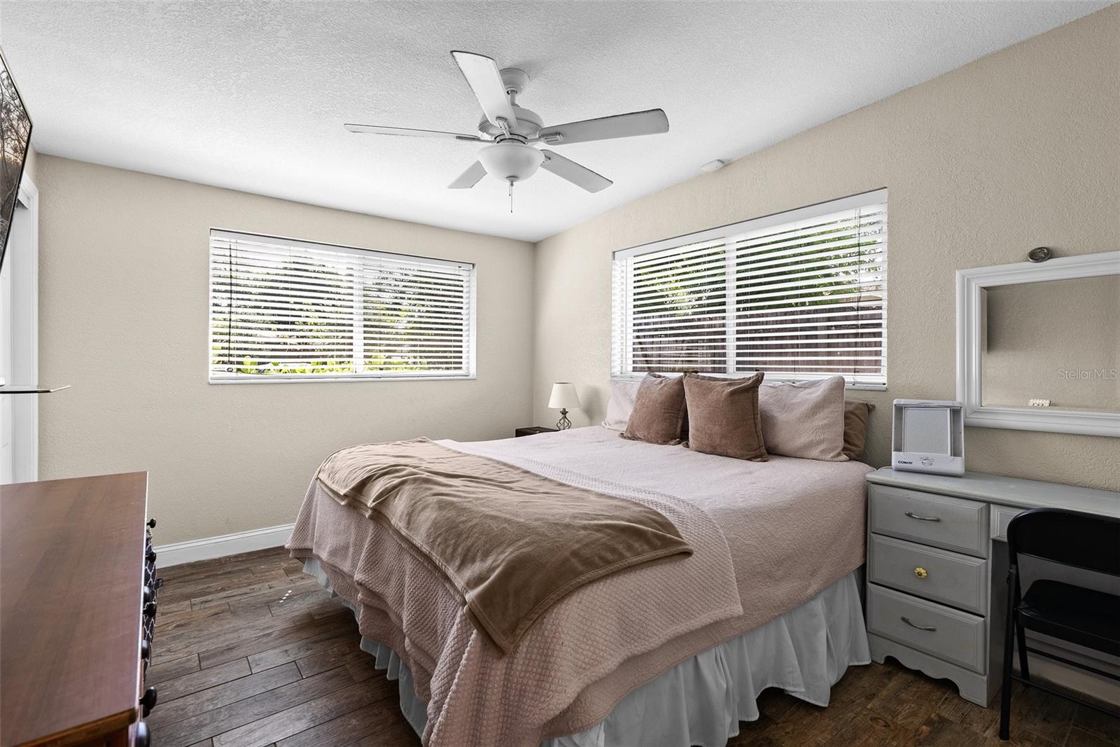 Image 52 of 70 For 7304 Lakeside Boulevard