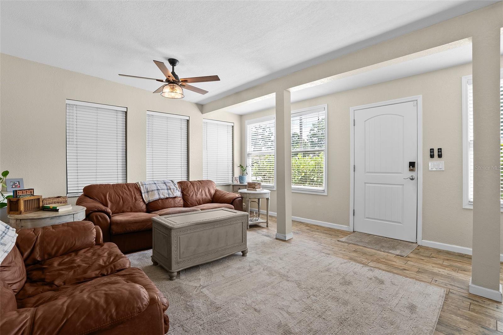 Image 6 of 70 For 7304 Lakeside Boulevard