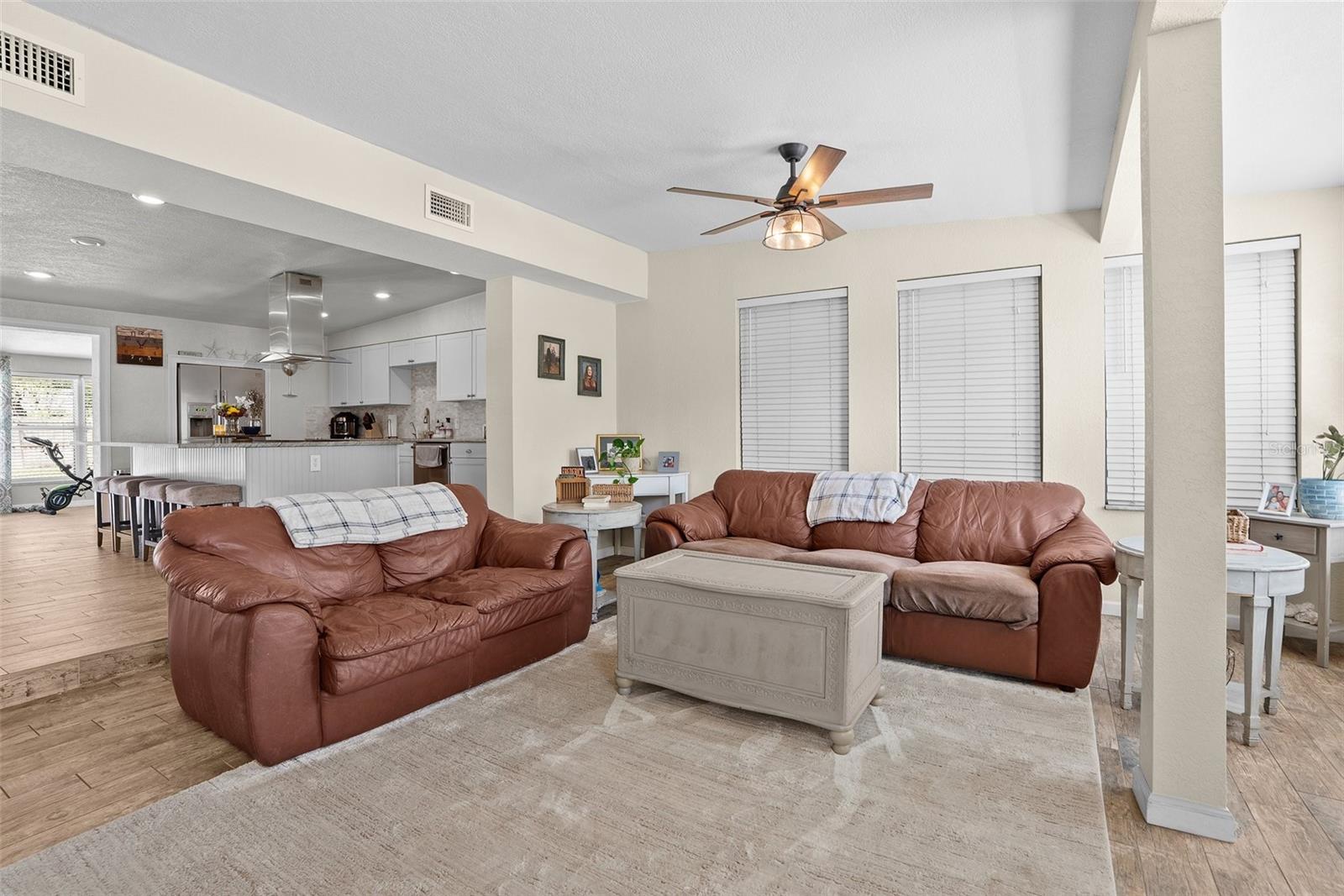 Image 7 of 70 For 7304 Lakeside Boulevard