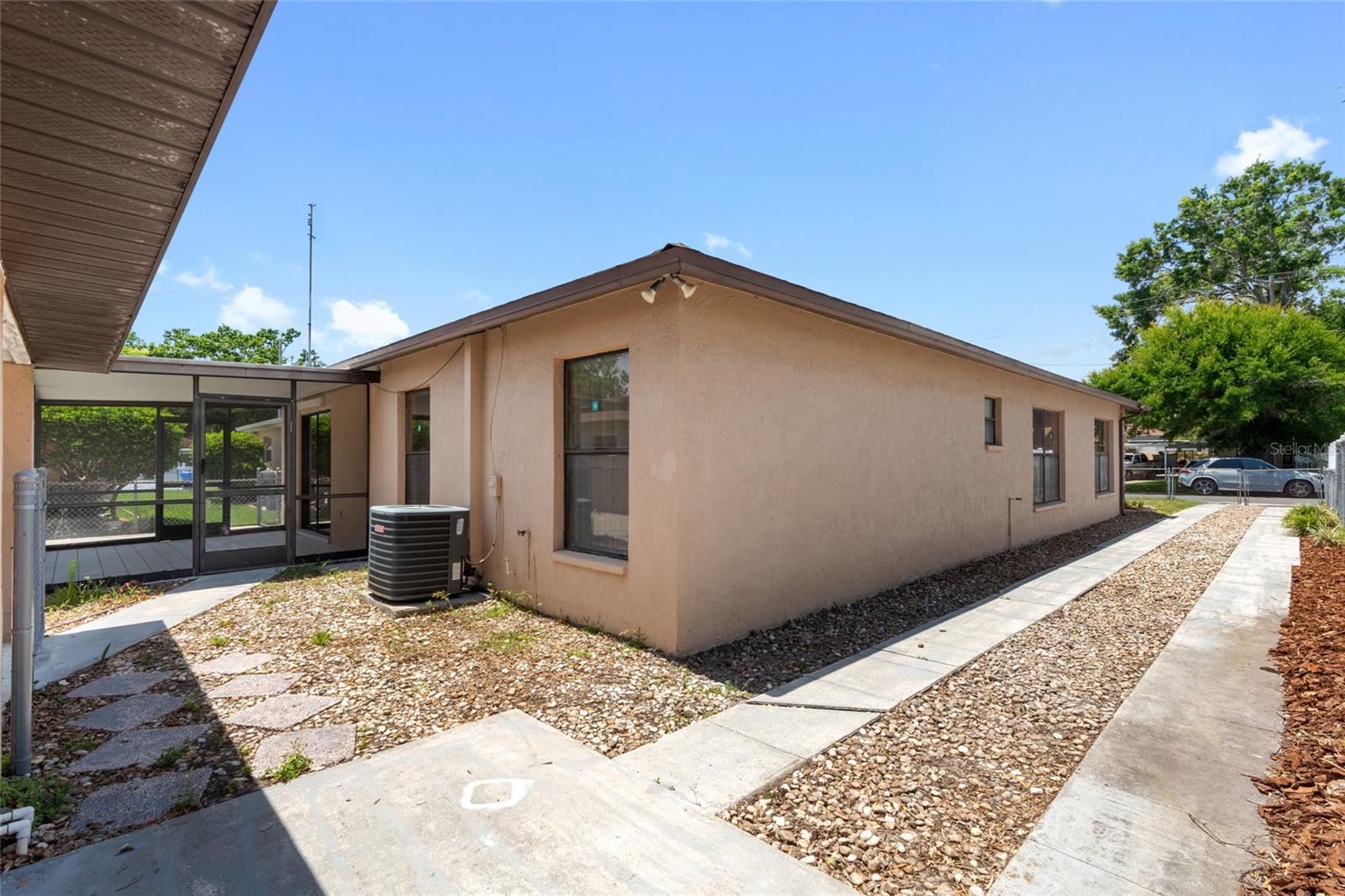 Image 26 of 28 For 4208 Flora Street