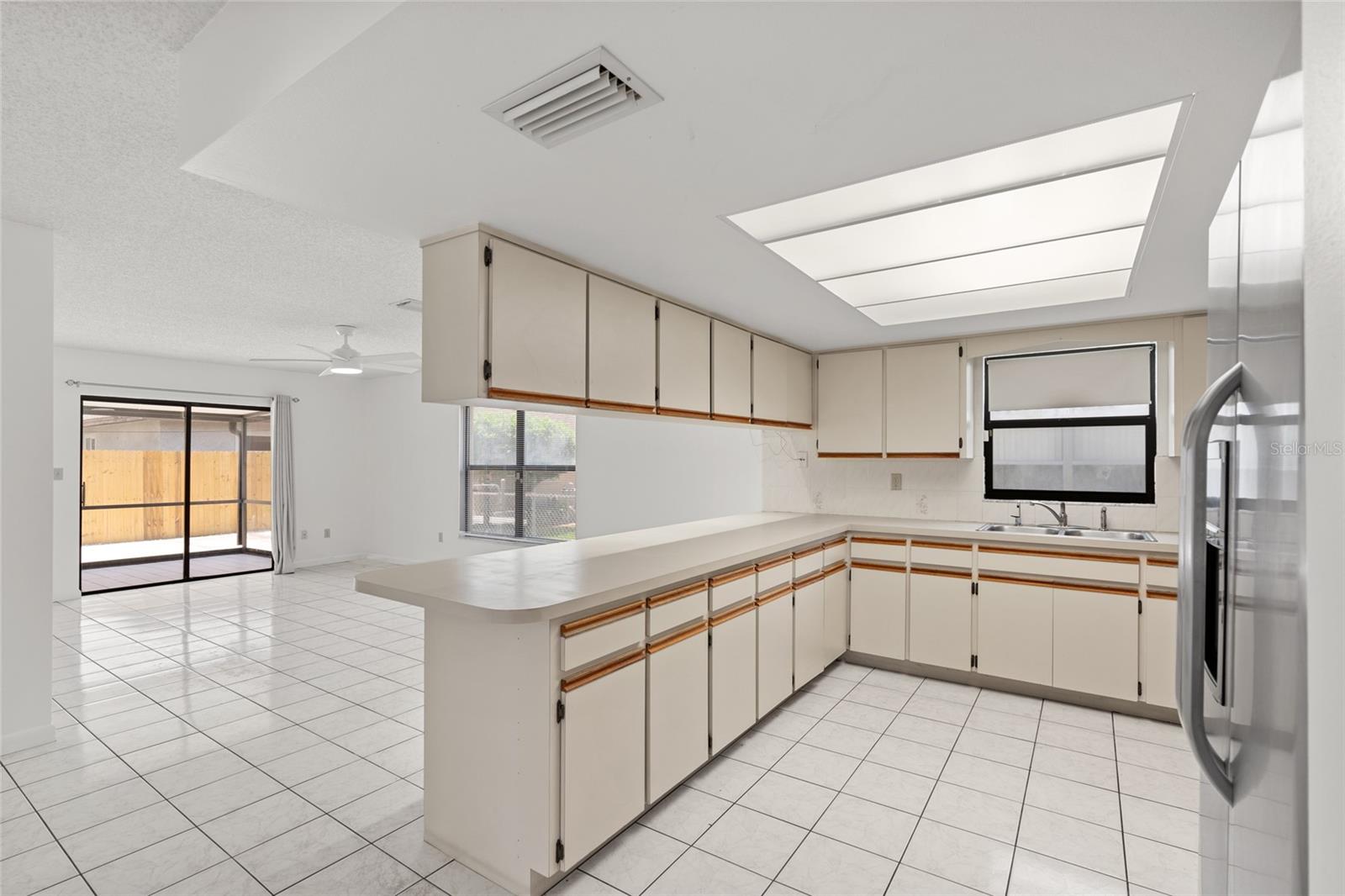 Image 6 of 28 For 4208 Flora Street