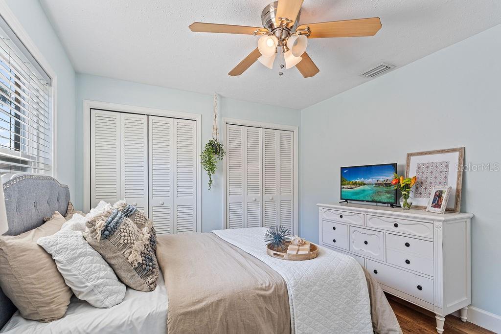 Image 25 of 99 For 6611 Surfside Boulevard
