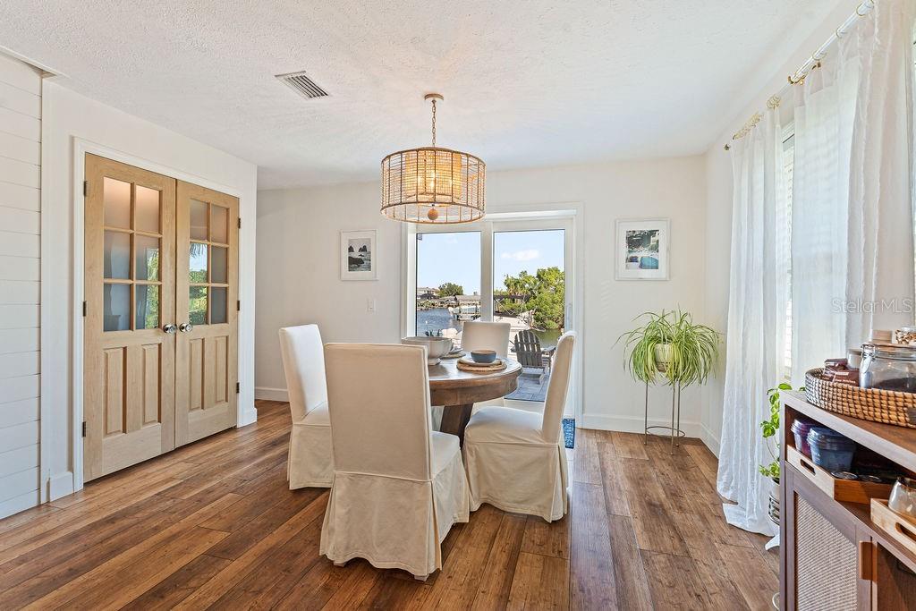 Image 36 of 99 For 6611 Surfside Boulevard