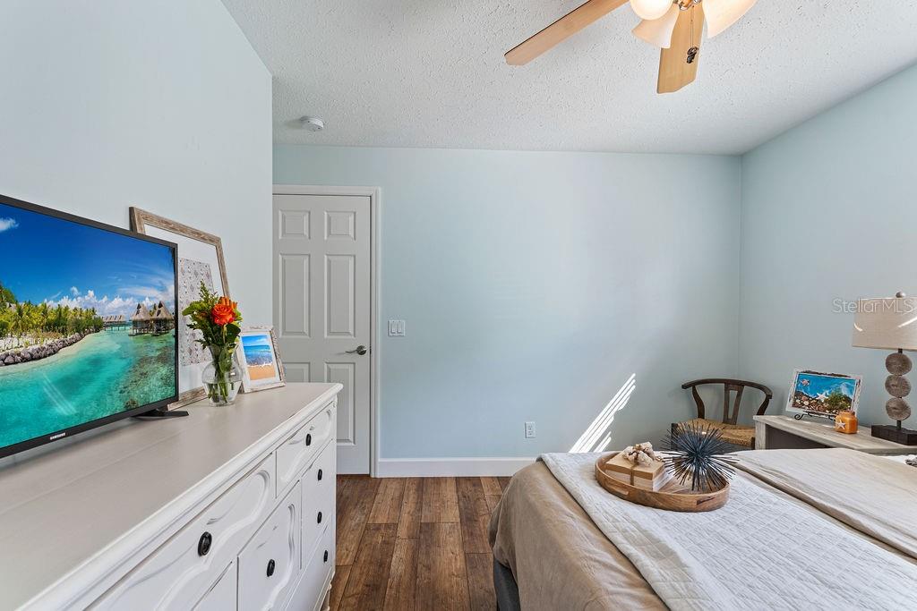 Image 67 of 99 For 6611 Surfside Boulevard